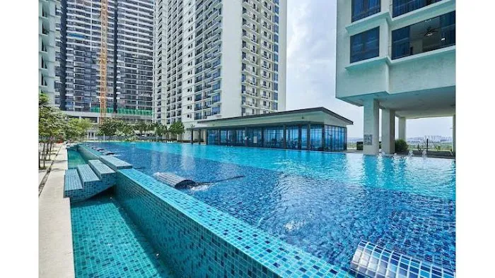 OYO Home 44001 Elegant Studio Setia Alam Trefoil - De Houz Picture 8