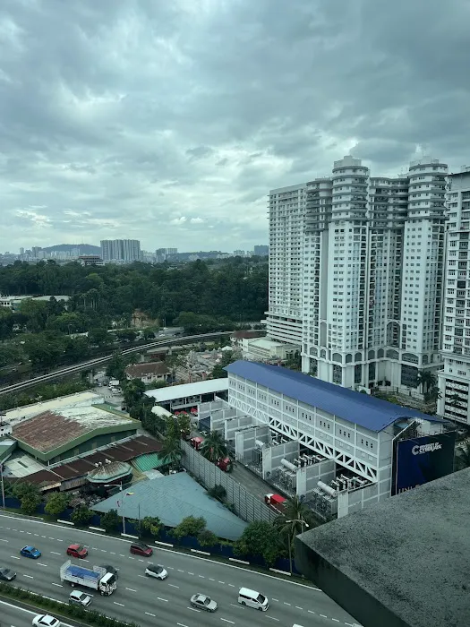 Dua sentral by Hollywood Homes Picture 2