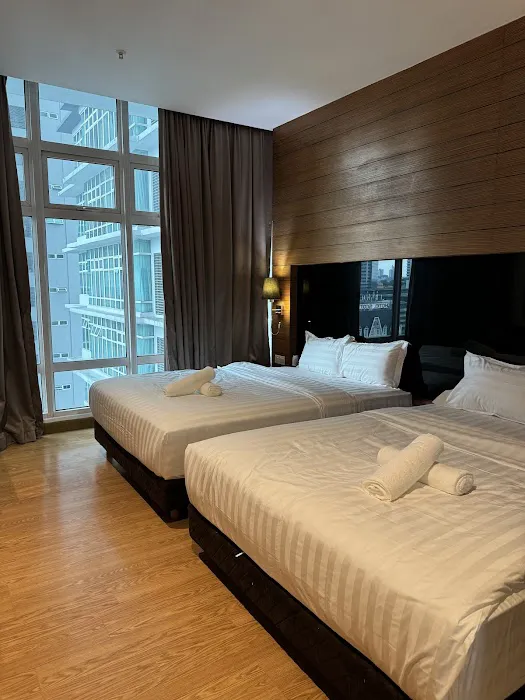 Dua sentral by Hollywood Homes Picture 3