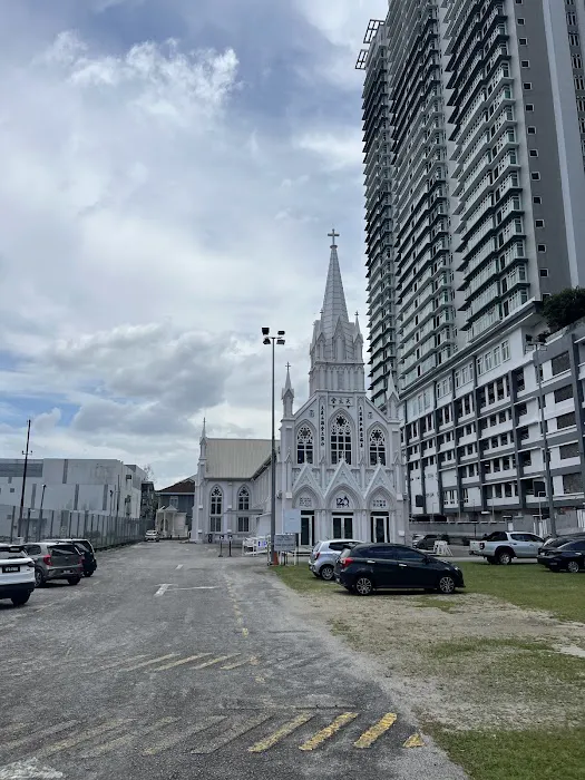 Dua sentral by Hollywood Homes Picture 8