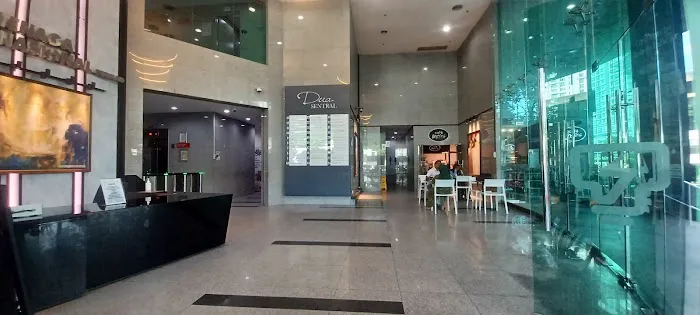 Dua sentral by Hollywood Homes Picture 7