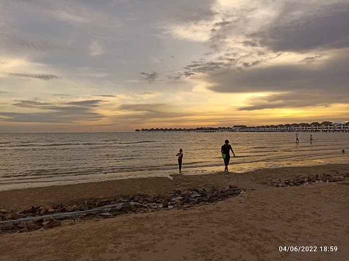 Bagan Lalang Beach Resort Picture 4