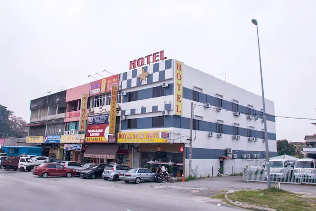 OYO 44010 Royals Star Hotel Picture 1