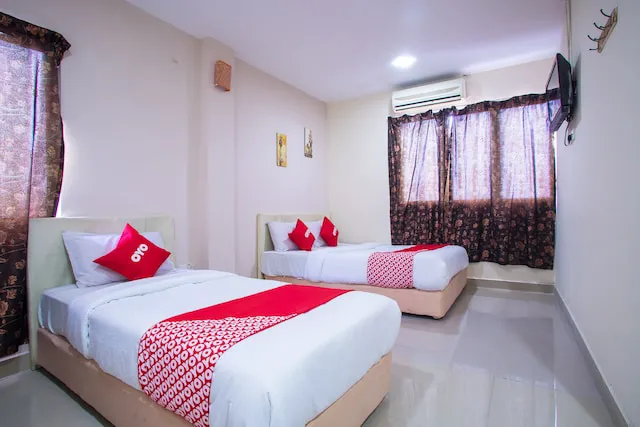 OYO 44010 Royals Star Hotel Picture 3