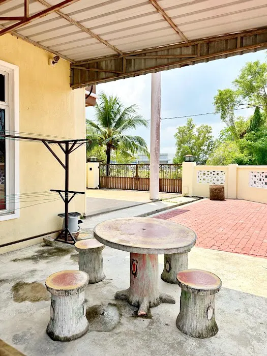 AF Homestay Gong Badak Picture 4