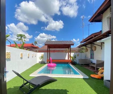 Rumah Tangga Merah with Private Pool