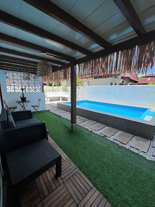 Veranda & Loft with Private Pool Picture 8