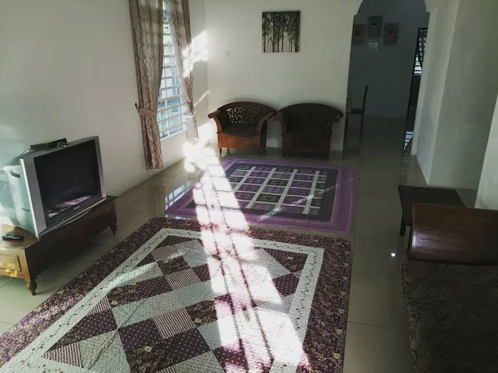 HOMESTAY TAMAN CERIA Picture 9