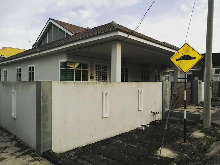 HOMESTAY TAMAN CERIA Picture 1