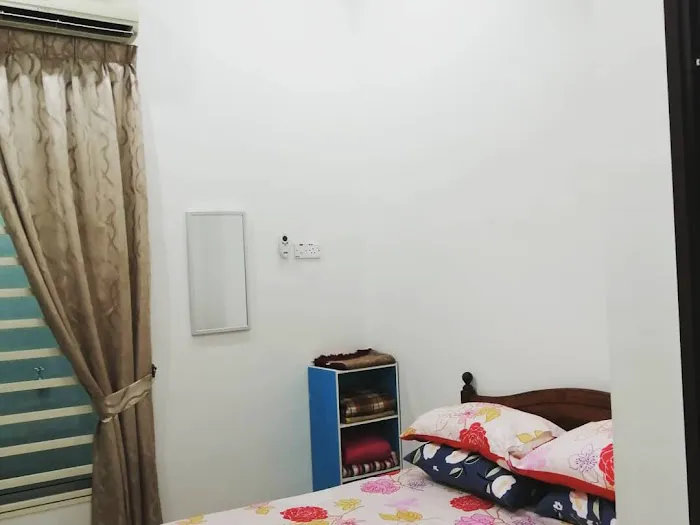 HOMESTAY TAMAN CERIA Picture 10