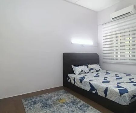 Pelangi Homestay White
