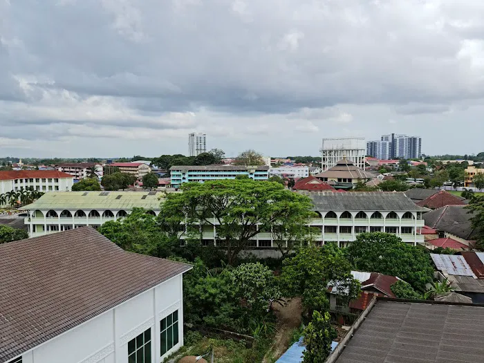 Crown Garden Hotel Picture 1