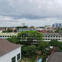 Crown Garden Hotel ico