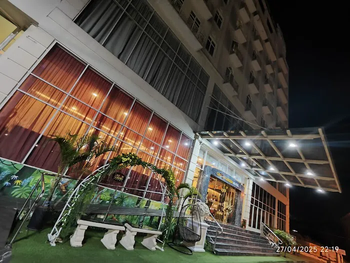 Crown Garden Hotel Picture 9
