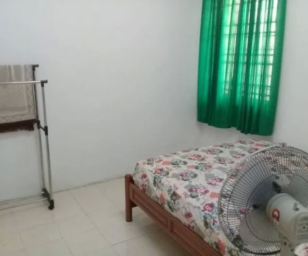 Irza Homestay