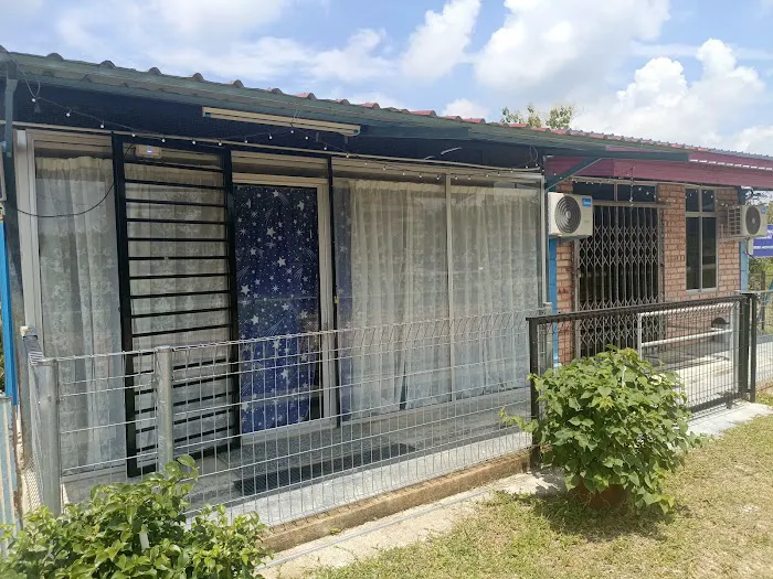 Hayati's Lodging Hut Picture 2