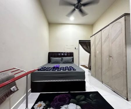 Homestay Ummi Gong Badak 2