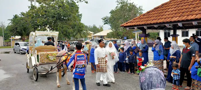 Hamzah Kereta Kuda Stable Picture 1