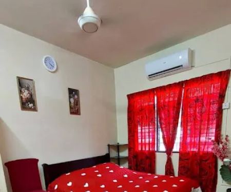 Homestay bandar tasik puteri ( Idah Homestay )