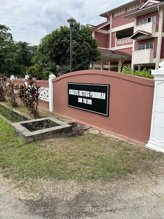 Kuarters SMK Tok Dor Picture 4