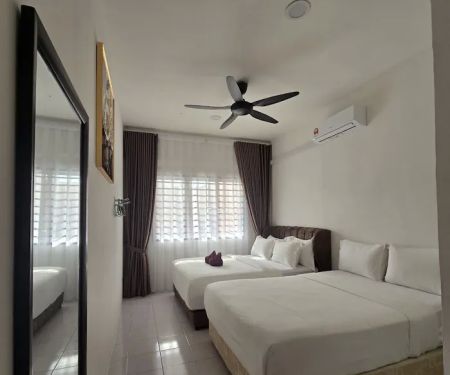 Anjung Vacation Home