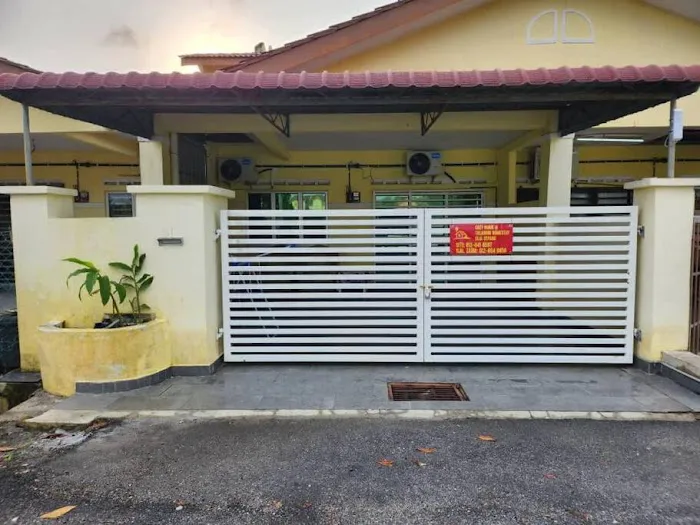 D'Haja 61 KLIA Sepang with 3 AIRCONDS & WiFi Picture 4