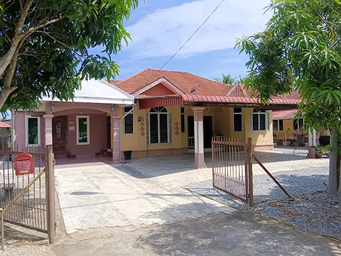 DANISYA HOMESTAY Picture 1