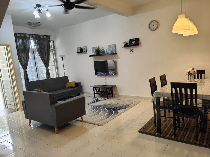 AIMAS HOMESTAY SENAWANG Picture 4