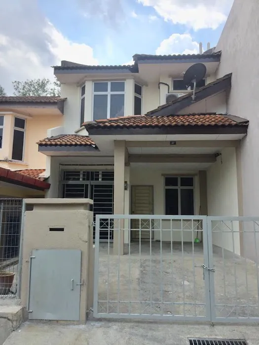 AIMAS HOMESTAY SENAWANG Picture 1