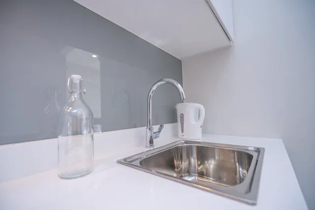OYO Home 44122 Fancy Studio Third Avenue Picture 1