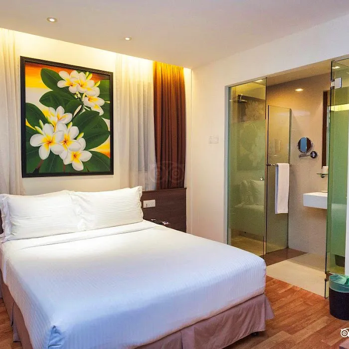 Frenz Hotel Picture 1