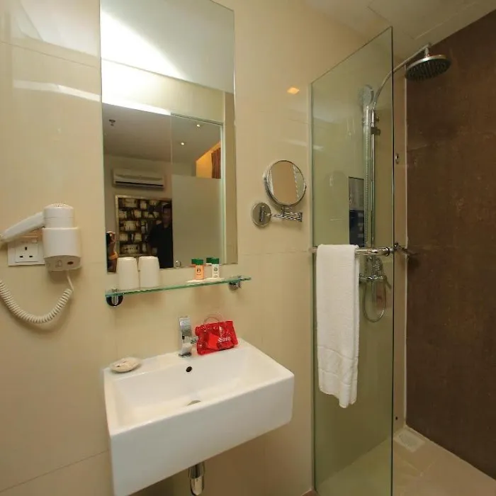 Frenz Hotel Picture 6