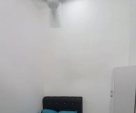 Din Homestay Senawang