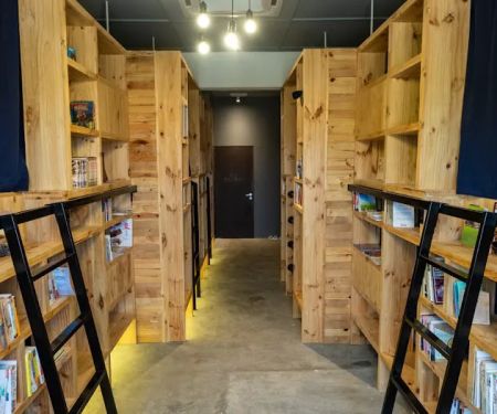 Route Five Hostel Kuala Selangor ( Bookstore Theme Travel Mixed Dorm)