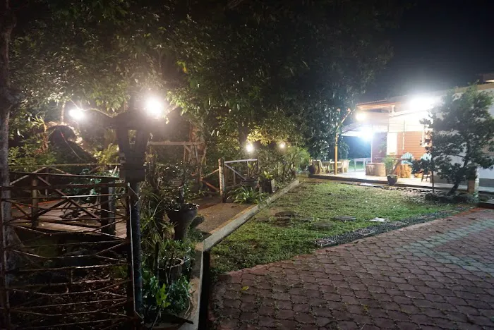Green Season Cottage Picture 6
