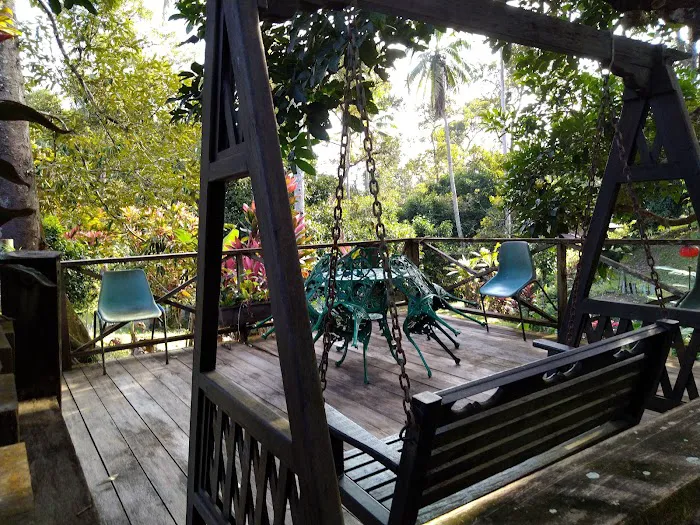 Green Season Cottage Picture 9