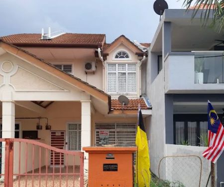 IZZAH HOMESTAY