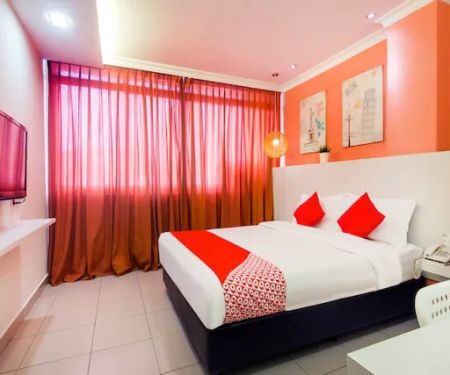 OYO 761 City Hotel