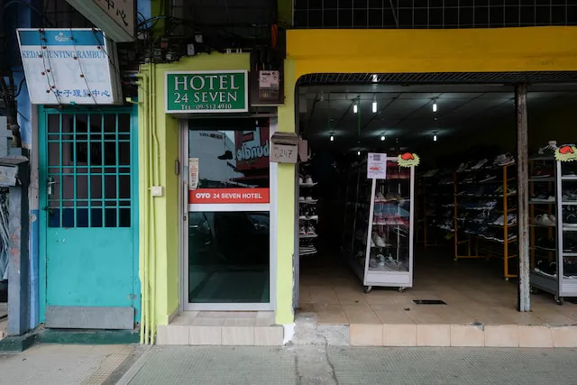 OYO 89442 24 Seven Hotel Picture 8