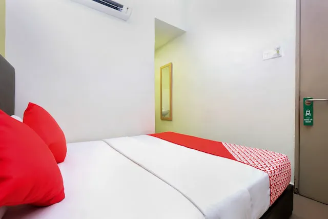 OYO 89442 24 Seven Hotel Picture 6