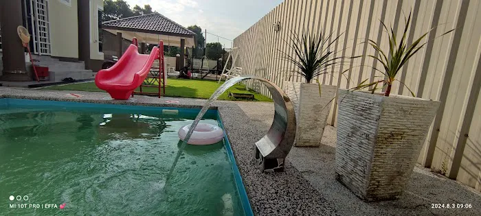 HOMESTAY EFFA POOL VILLA Picture 1