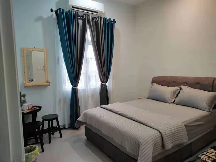 TUNGGAL GUEST ROOM Picture 3