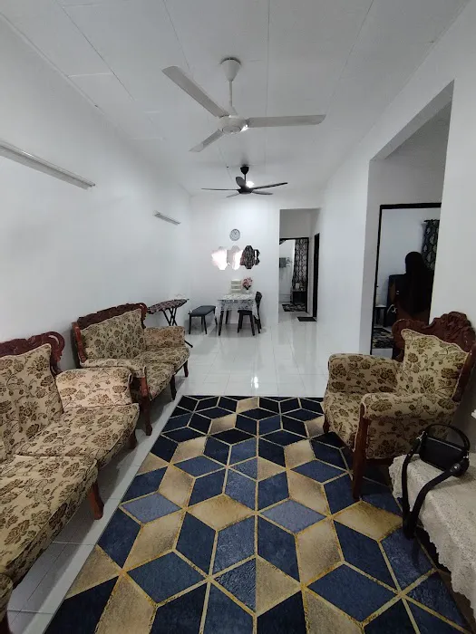 Din & Liza Homestay Picture 3