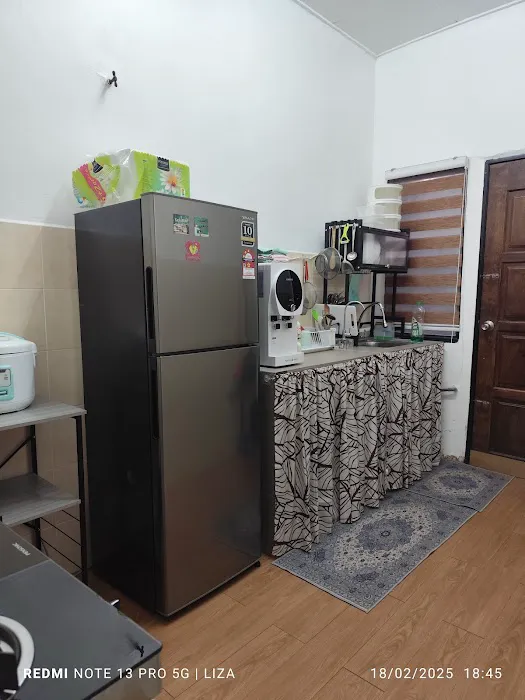 Din & Liza Homestay Picture 4