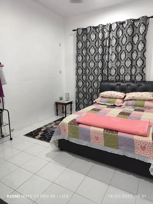 Din & Liza Homestay Picture 5