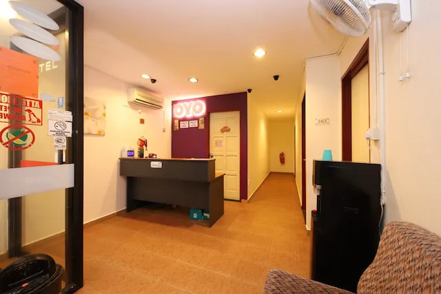 OYO 984 Kings Hotel Picture 9