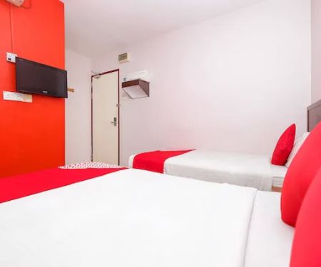 OYO 984 Kings Hotel