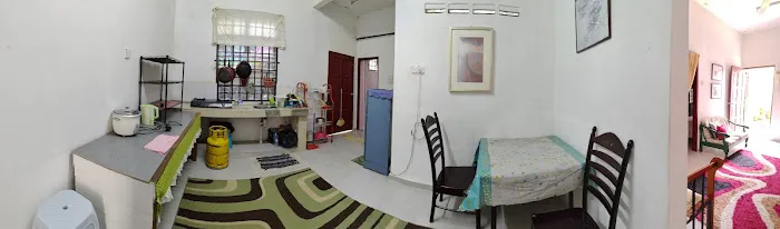 Elly Ceria Homestay Picture 6
