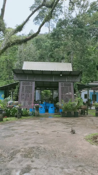 Danau Daun Chalets Picture 4