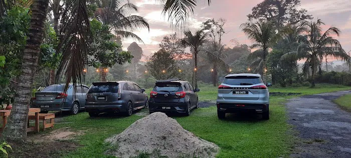 de Chompogho Kuala Jelang Campsite Picture 2